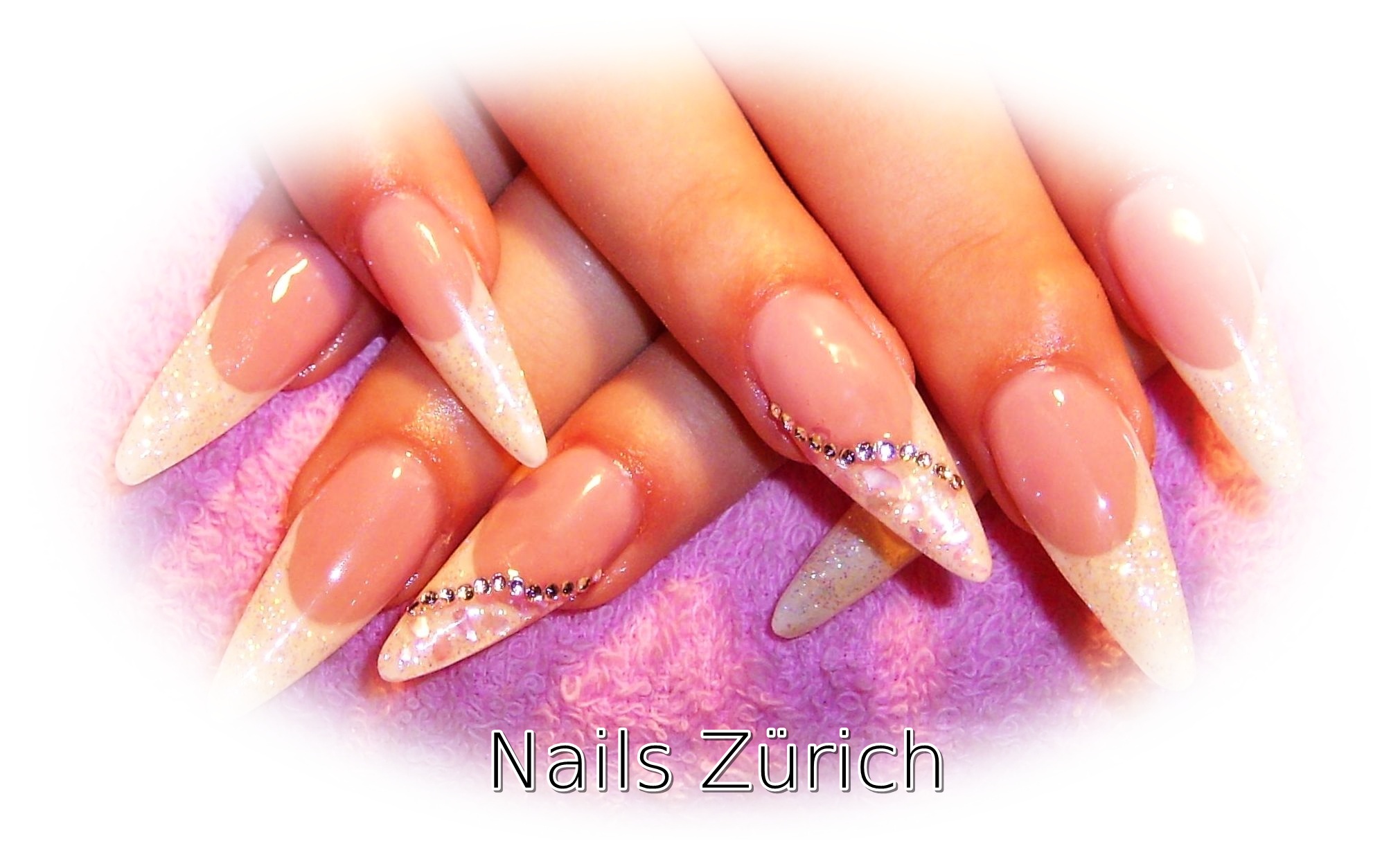 Nikike white nails Zürich